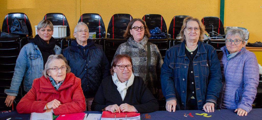 equipe_benevole_bourse_vetments_guerigny_centre_social